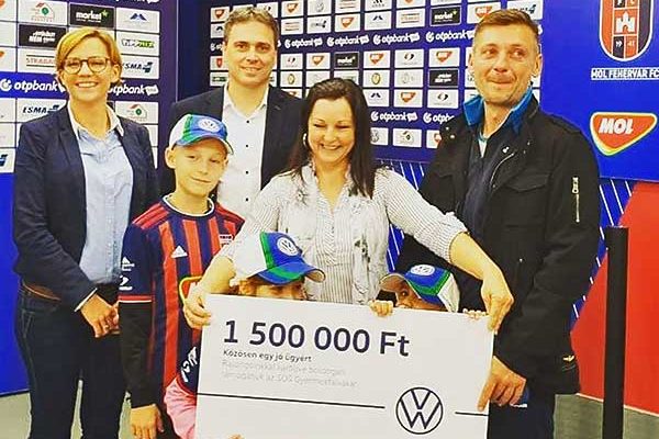 Másfél millió forintos adománnyal támogatta a Volkswagen az SOS Gyermekfalvakat