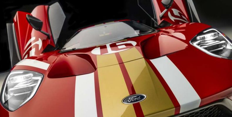 A Ford GT Alan Mann Heritage Edition az 1966-os kísérleti GT versenyautó-prototípusok emlékét idézi fel a Chicagói Autókiállításon